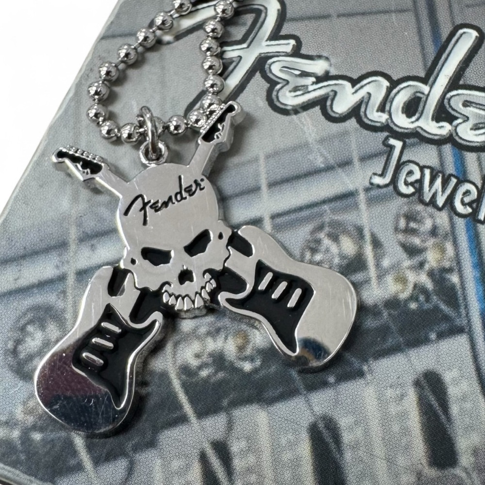 Fender Music Vintage Licensed Necklace 18” w/ Skull & Cross Guitars 90s NWT